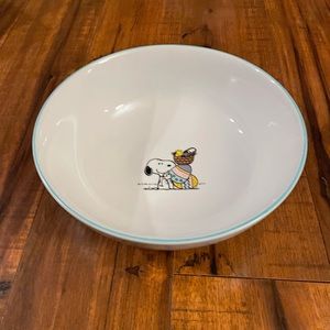 Peanuts snoopy Easter serving bowl blue rim